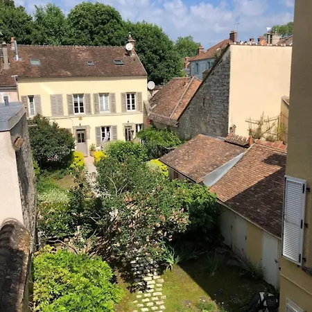 - Chez Julien Apartment *